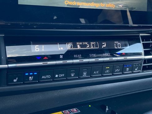 Certified 2025 Toyota Sienna XSE image 26