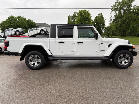 Used 2020 Jeep Gladiator Overland AWD/4WD image 4