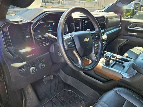 Used 2022 Chevrolet Silverado 1500 High Country w/ Technology Package AWD/4WD image 25