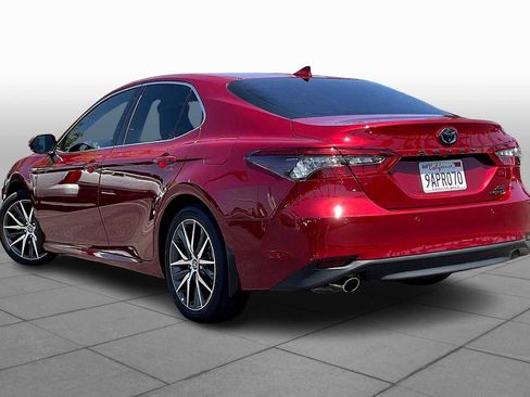 Used 2022 Toyota Camry XLE w/ Navigation Upgrade Package FWD image 11
