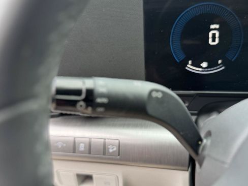 Used 2025 Hyundai Kona SEL FWD image 17