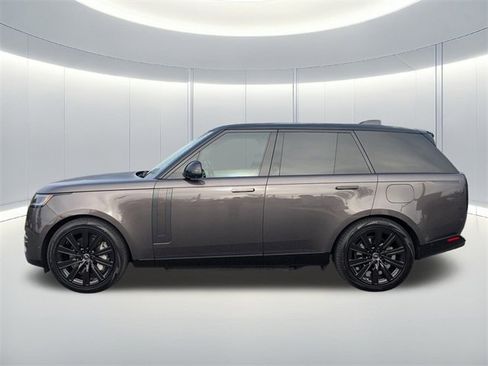 Used 2025 Land Rover Range Rover SE image 8