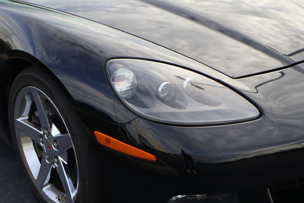 Used 2007 Chevrolet Corvette Coupe w/ Preferred Equipment Group RWD image 4