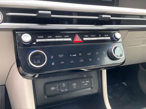 Used 2025 Hyundai Tucson Limited AWD/4WD image 34