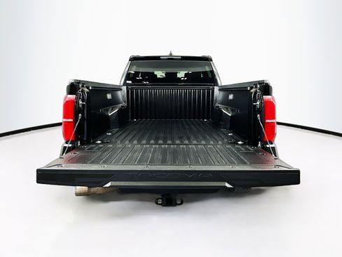 Used 2025 Toyota Tacoma TRD Off-Road AWD/4WD image 28
