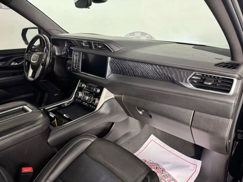 Used 2021 GMC Yukon XL Denali w/ Advanced Technology Package AWD/4WD image 12