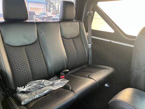 Used 2018 Jeep Wrangler Sport image 33