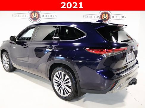 Used 2021 Toyota Highlander Platinum image 3