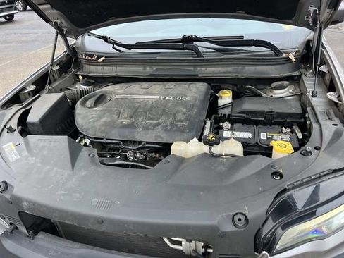 Used 2020 Jeep Cherokee Trailhawk w/ Cold Weather Group image 11