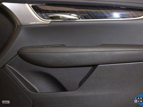 Used 2025 Cadillac XT6 Premium Luxury image 11