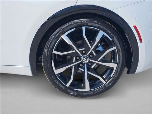 New 2026 Toyota Prius Plug-In Hybrid FWD image 9