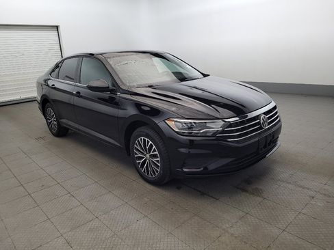 Used 2019 Volkswagen Jetta SE w/ Cold Weather Package FWD image 13