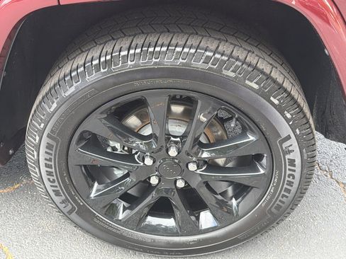 Used 2022 Jeep Grand Cherokee Laredo X RWD image 31