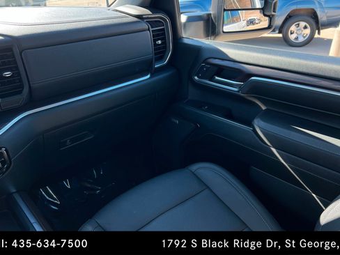 Used 2024 GMC Sierra 2500 SLT w/ SLT Premium Package image 10