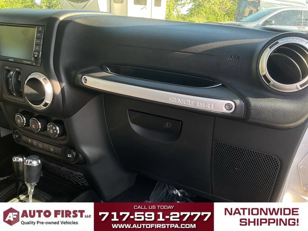 Used 2018 Jeep Wrangler Unlimited Sahara AWD/4WD image 16