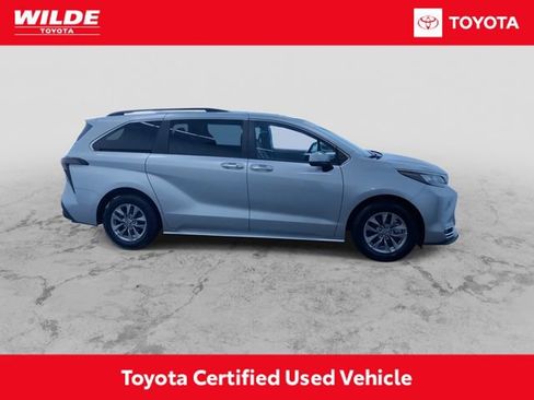 Certified 2024 Toyota Sienna XLE image 2