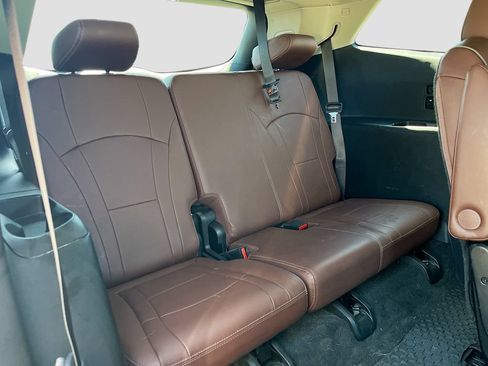 Used 2020 Buick Enclave Avenir w/ Avenir Technology Package FWD image 29
