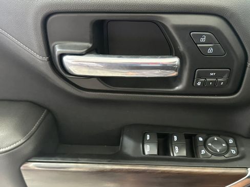 Used 2019 GMC Sierra 1500 SLT w/ Driver Alert Package I AWD/4WD image 15