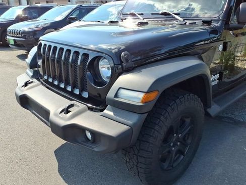 Used 2018 Jeep Wrangler Unlimited Sport S AWD/4WD image 8