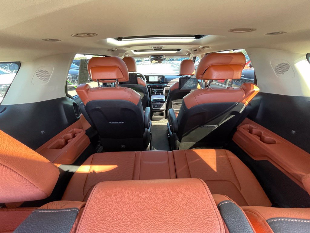 Certified 2024 Kia Carnival SX Prestige FWD image 24