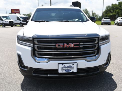 Used 2022 GMC Acadia AT4 w/ Technology Package AWD/4WD image 3