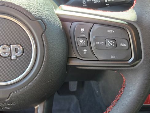 Used 2024 Jeep Wrangler Unlimited Rubicon AWD/4WD image 27