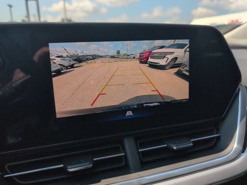 Used 2024 Chevrolet Trax LT w/ Driver Confidence Package FWD image 18