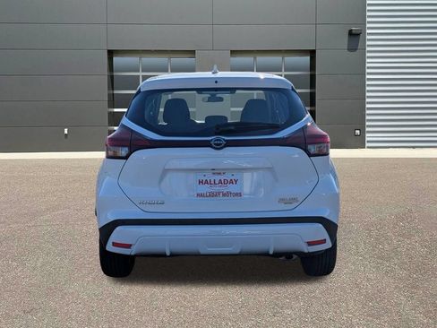 Used 2023 Nissan Kicks S FWD image 7
