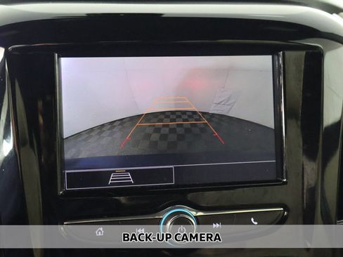 Used 2023 Chevrolet Traverse LS image 3