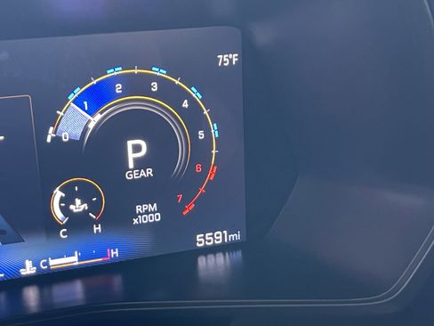 Used 2025 Chevrolet Colorado W/T AWD/4WD image 20