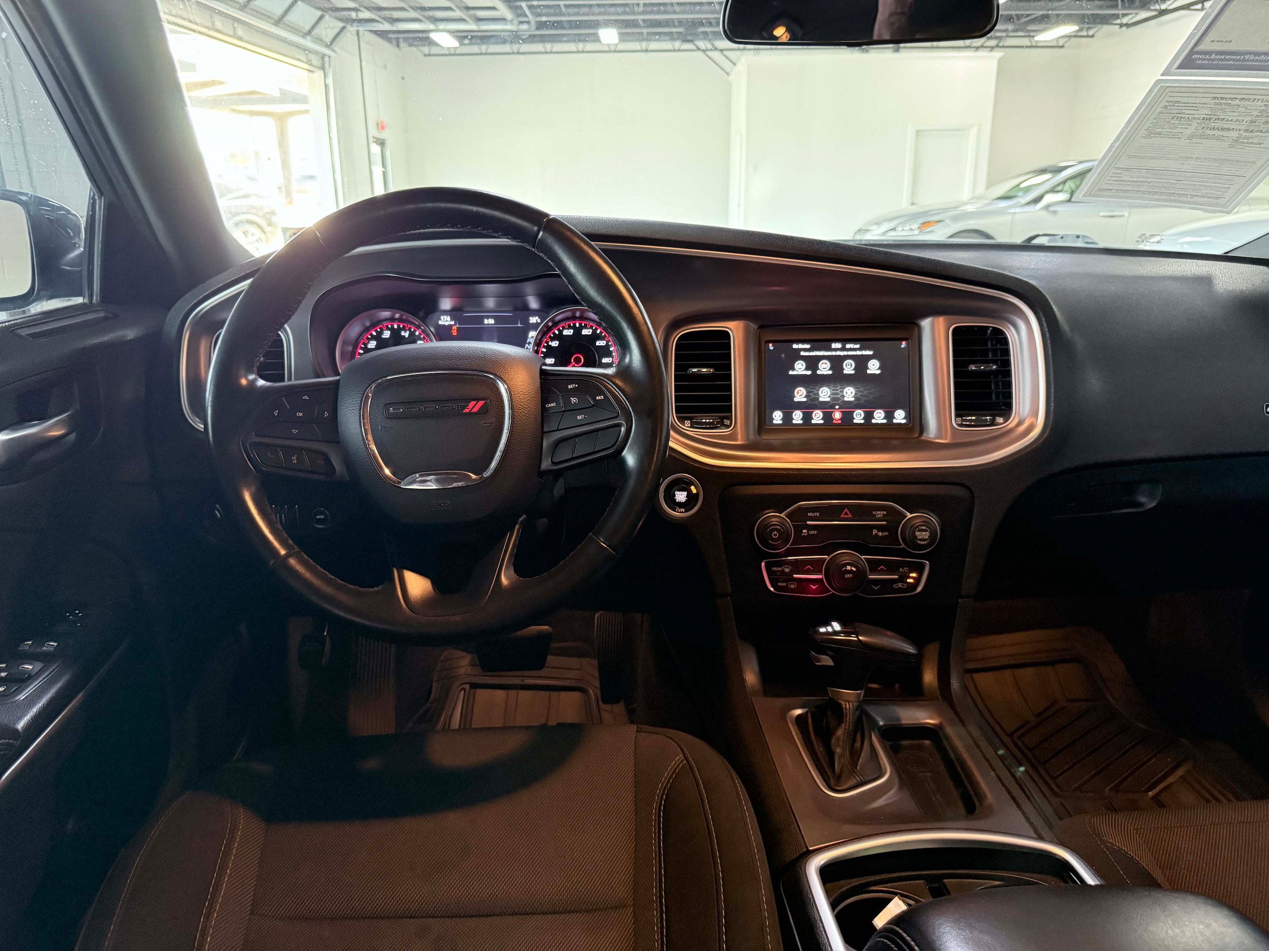 Used 2022 Dodge Charger SXT RWD image 14