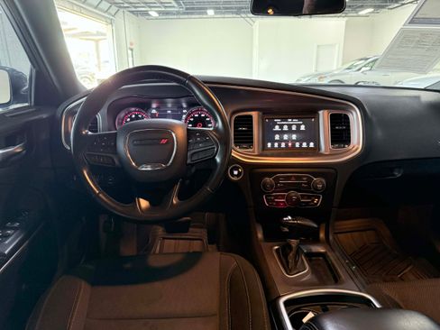 Used 2022 Dodge Charger SXT RWD image 14