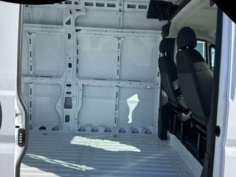 Used 2025 RAM ProMaster 2500 w/ Premium Convenience Group image 11