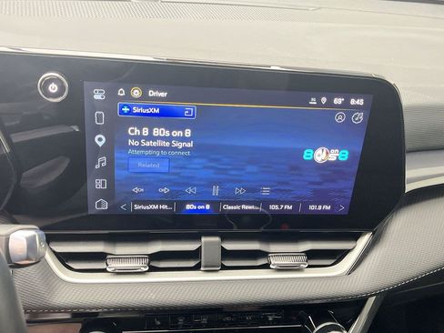 Used 2026 Chevrolet Equinox LT w/ Safety and Technology Package FWD image 17