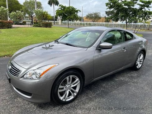Used 2009 INFINITI G37 x Coupe w/ Premium Pkg image 1
