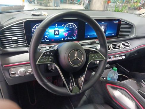 Used 2026 Mercedes-Benz GLS 450 4MATIC image 3