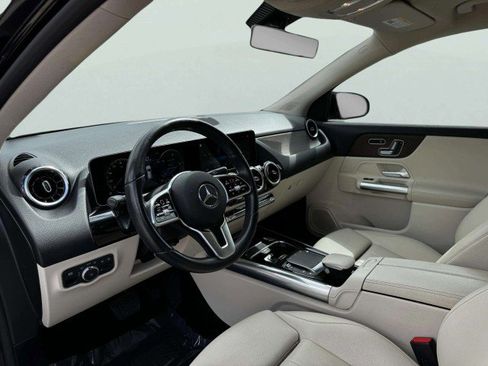 Used 2021 Mercedes-Benz GLA 250 4MATIC w/ Premium Package image 21