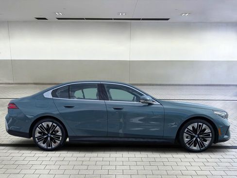 Used 2026 BMW 540i xDrive image 6