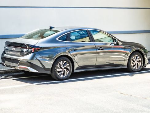 Used 2026 Hyundai Sonata Blue FWD image 8