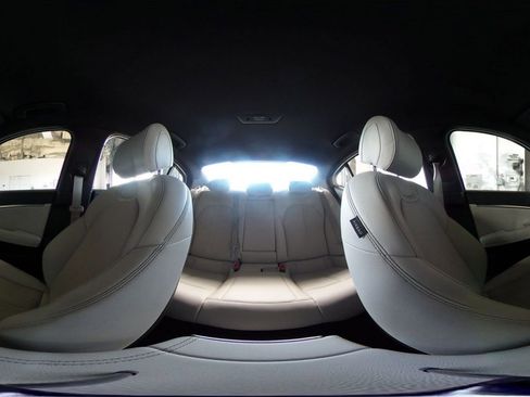 Used 2025 Genesis G70 2.5T image 42