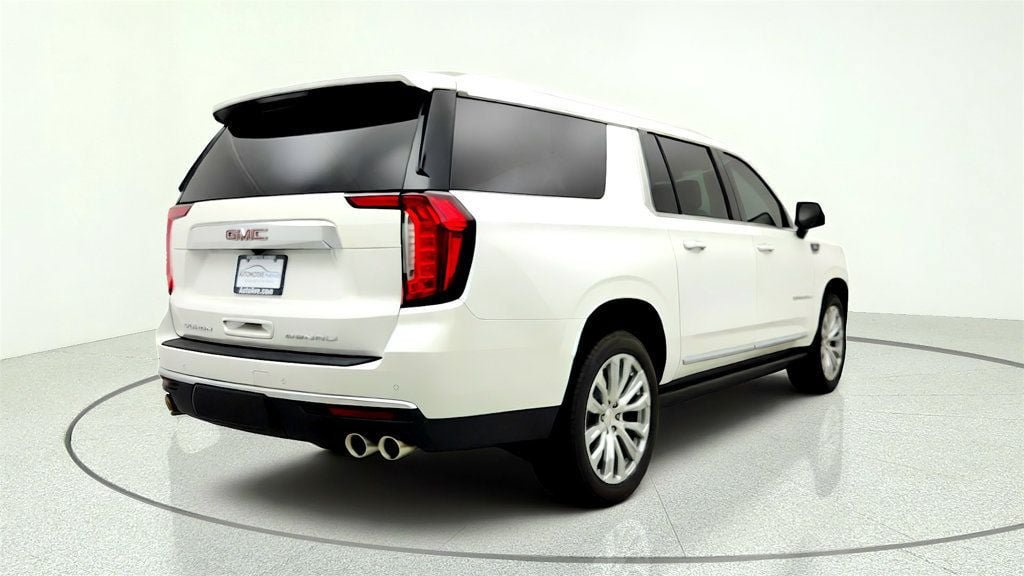 Used 2023 GMC Yukon XL Denali AWD/4WD image 5