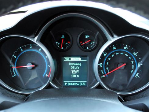 Used 2014 Chevrolet Cruze LT FWD image 8