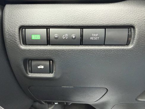 Used 2020 Nissan Sentra SV image 26