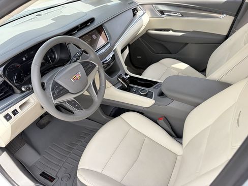 Certified 2024 Cadillac XT5 Premium Luxury FWD image 19