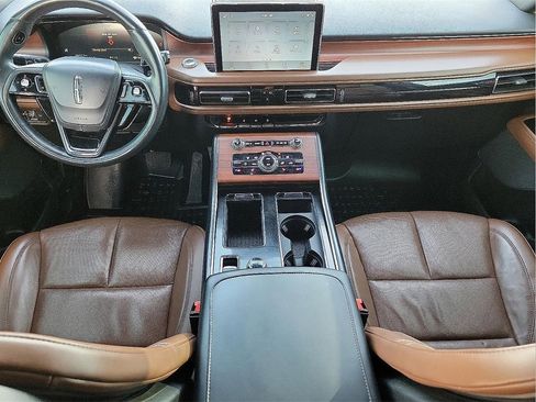 Used 2022 Lincoln Aviator Reserve image 11
