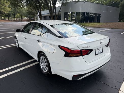 Used 2024 Nissan Altima 2.5 S FWD image 7