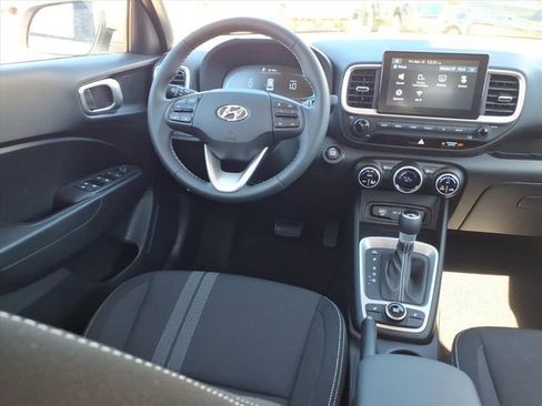 New 2026 Hyundai Venue SEL image 4