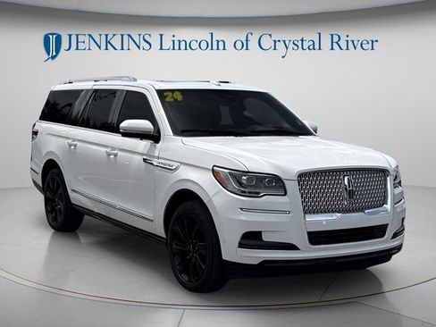 Certified 2024 Lincoln Navigator L Reserve AWD/4WD image 15