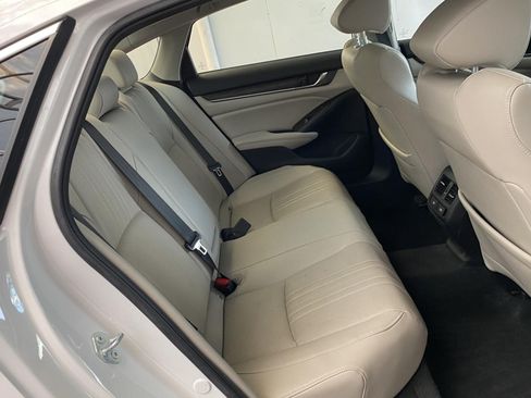 Used 2021 Honda Accord Touring image 12