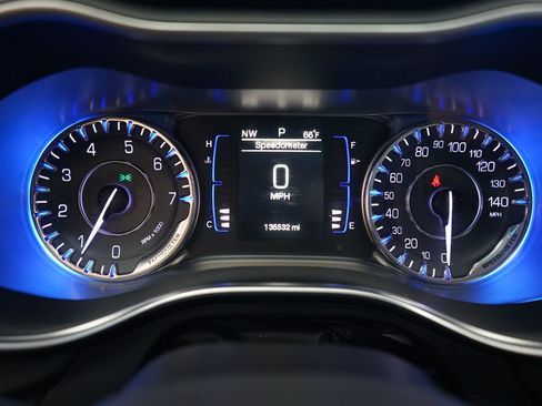 Used 2015 Chrysler 200 Limited w/ Convenience Group FWD image 29